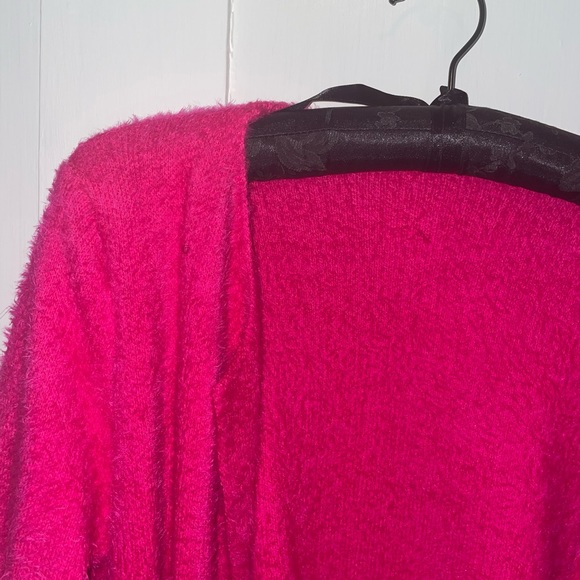 Barbiecore pink open knit cardigan 💗💗 with cropped sleeves - Picture 4 of 4